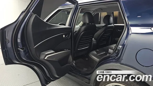 KG_Mobility_Ssangyong Tivoli 2015 thumb 12