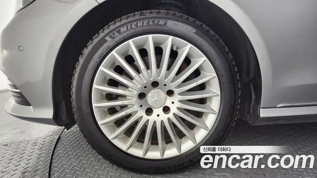 Mercedes-Benz E-Класс 2013 thumb 5