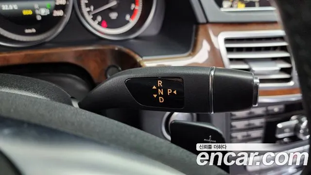 Mercedes-Benz E-Класс 2013 thumb 9