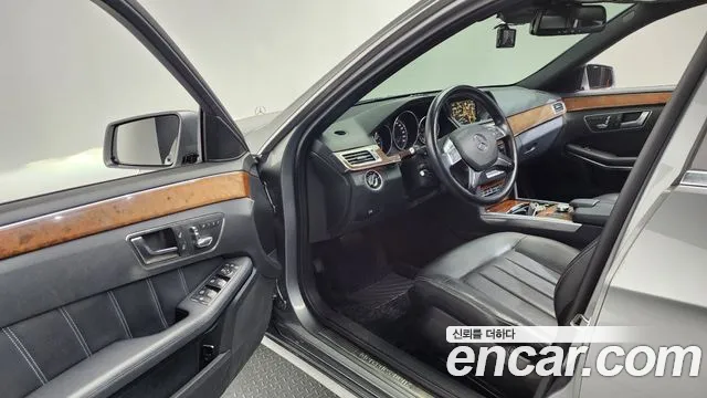 Mercedes-Benz E-Класс 2013 thumb 10