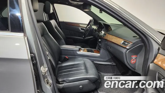 Mercedes-Benz E-Класс 2013 thumb 11