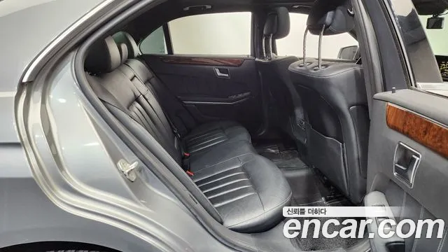 Mercedes-Benz E-Класс 2013 thumb 12