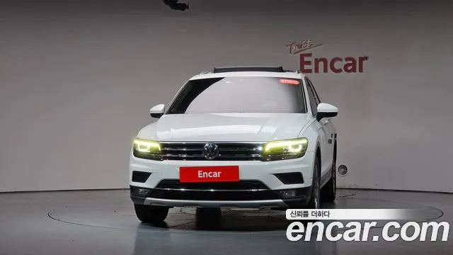 Volkswagen Tiguan 2018 thumb 2