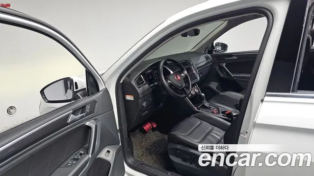 Volkswagen Tiguan 2018 thumb 9