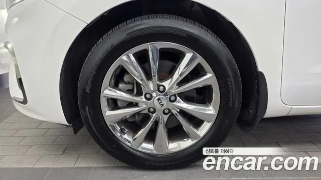 Kia Carnival 2019 thumb 5