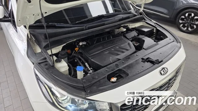 Kia Carnival 2019 thumb 6