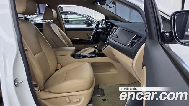 Kia Carnival 2019 thumb 11