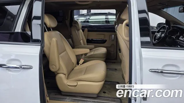 Kia Carnival 2019 thumb 12