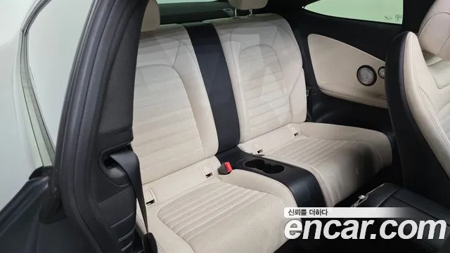 Mercedes-Benz C-Класс 2017 thumb 11