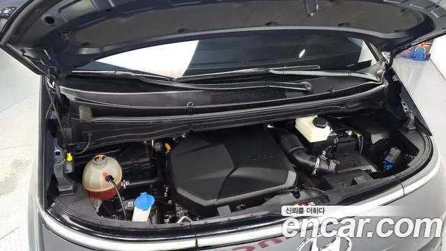 Hyundai Staria 2023 thumb 6