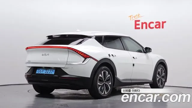 Kia EV6 2022 thumb 2