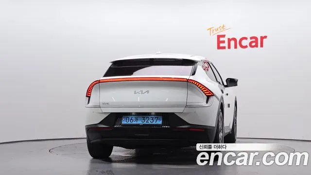 Kia EV6 2022 thumb 4