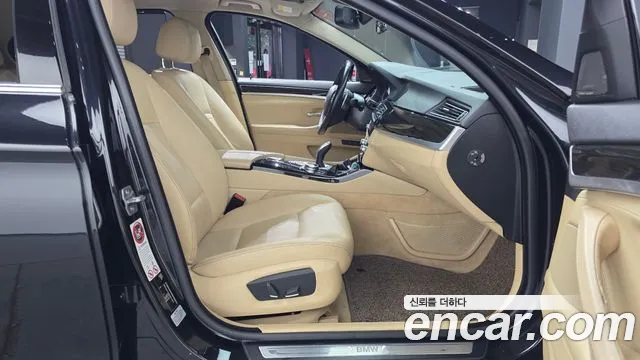 BMW 5 серии 2014 thumb 11