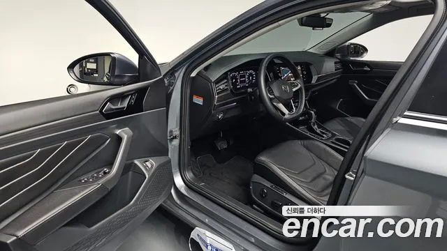 Volkswagen Jetta 2023 thumb 9