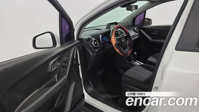 Chevrolet Tracker 2016 thumb 10