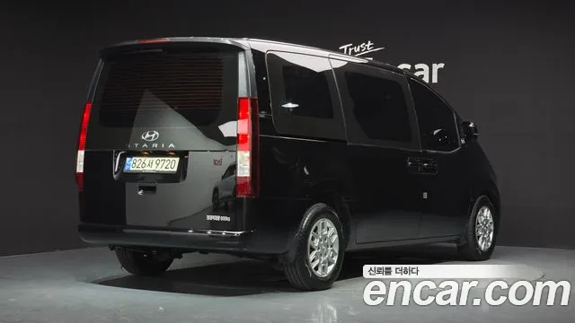 Hyundai Staria 2022 thumb 2