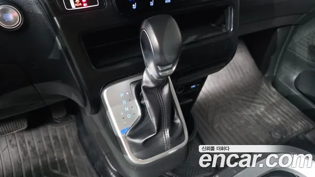 Hyundai Staria 2022 thumb 9