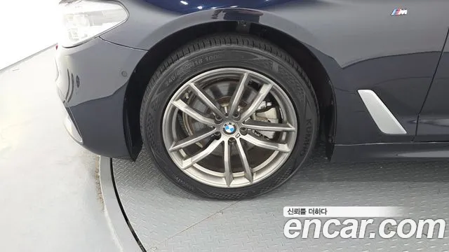 BMW 5 серии 2018 thumb 5