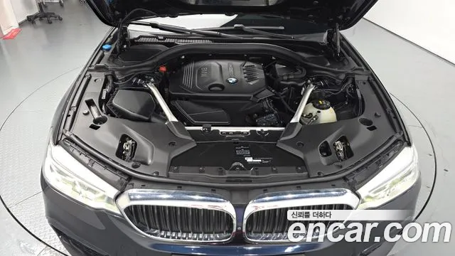 BMW 5 серии 2018 thumb 6