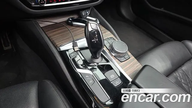 BMW 5 серии 2018 thumb 9