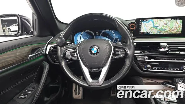 BMW 5 серии 2018 thumb 12