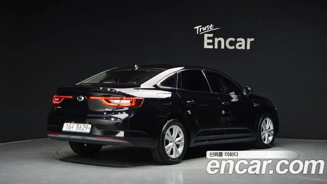 Renault Megane 2018 thumb 2
