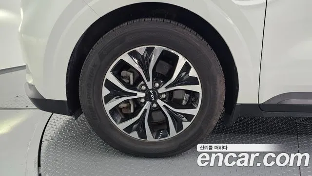 Kia Carnival 2022 thumb 4