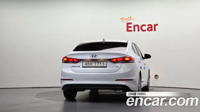 Hyundai Avante 2018 thumb 4