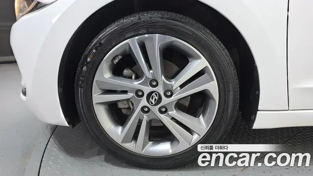 Hyundai Avante 2018 thumb 5