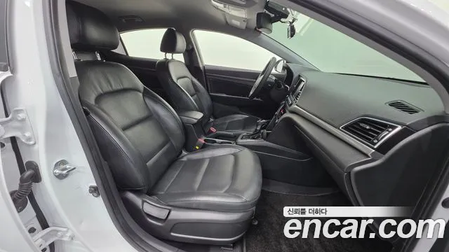 Hyundai Avante 2018 thumb 10