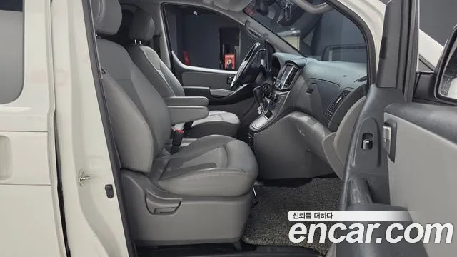 Hyundai Staria 2019 thumb 11