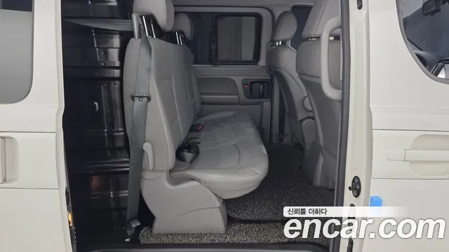 Hyundai Staria 2019 thumb 12