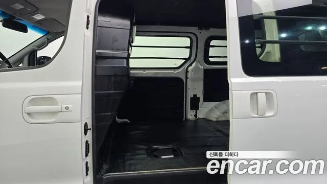 Hyundai Starex 2017 thumb 12