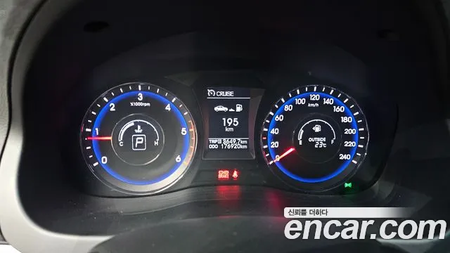 Hyundai i40 2014 thumb 8