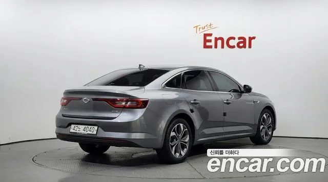 Renault Megane 2018 thumb 2