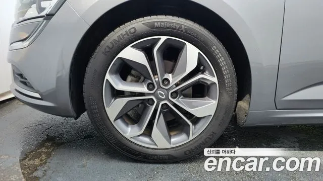 Renault Megane 2018 thumb 5