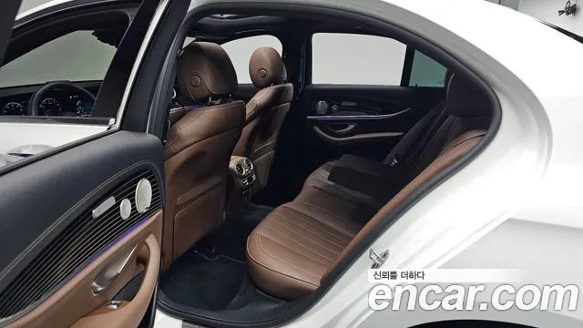 Mercedes-Benz E-Класс 2022 thumb 11