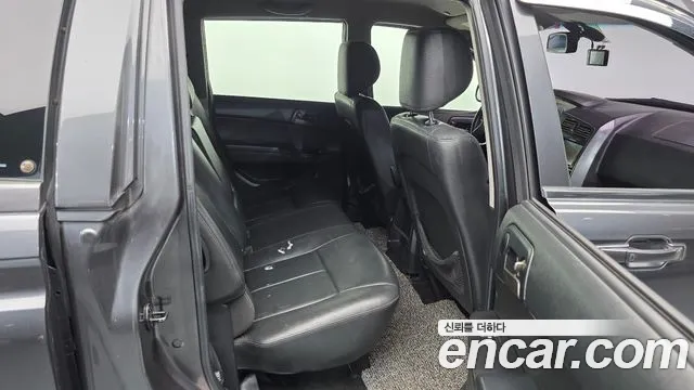KG_Mobility_Ssangyong KORANDO 2015 thumb 11