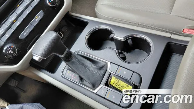 Kia Carnival 2020 thumb 9