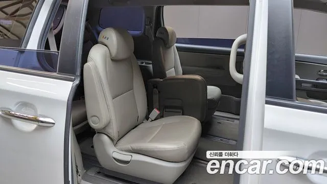 Kia Carnival 2020 thumb 11