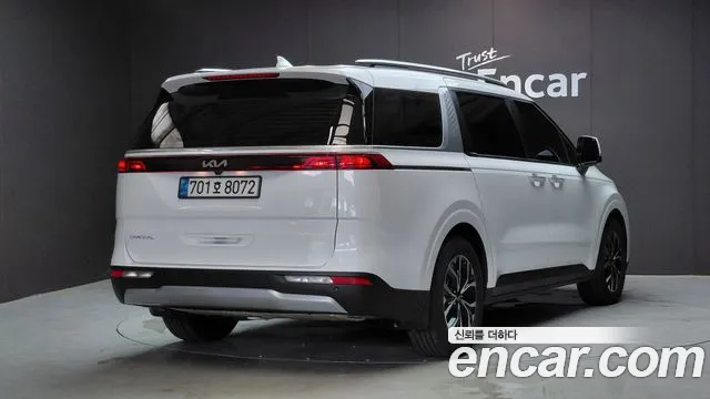 Kia Carnival 2022 thumb 2
