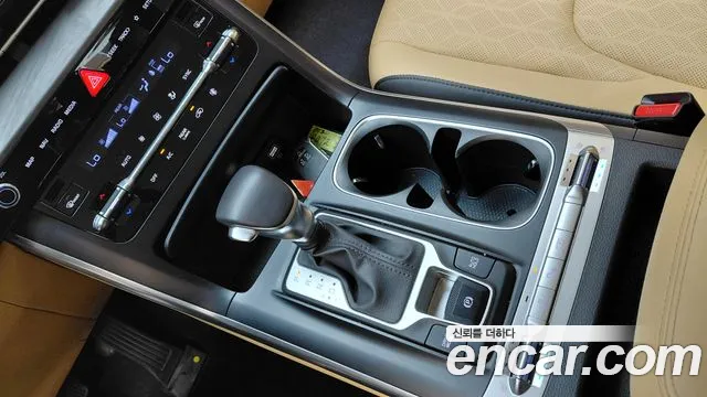 Kia Carnival 2022 thumb 9