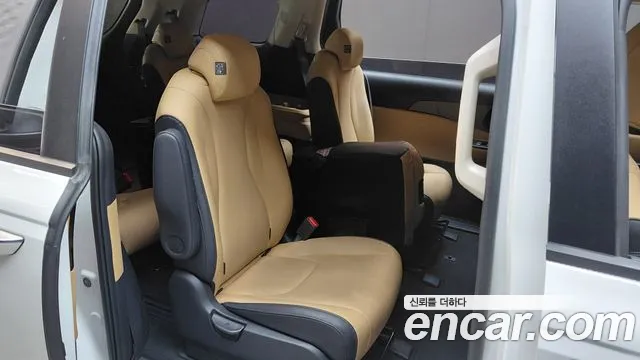 Kia Carnival 2022 thumb 11