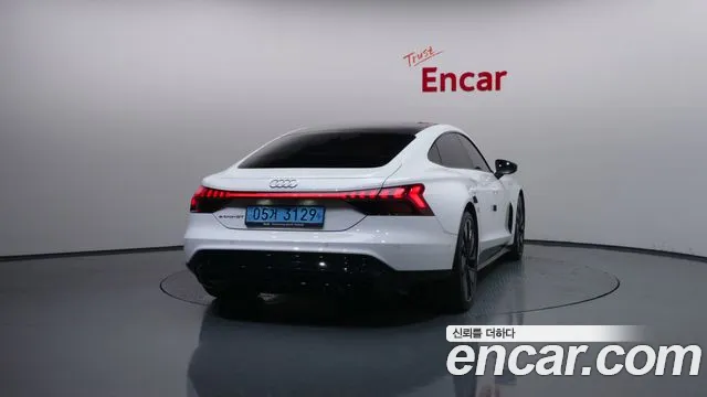 Audi e-tron GT 2023 thumb 4