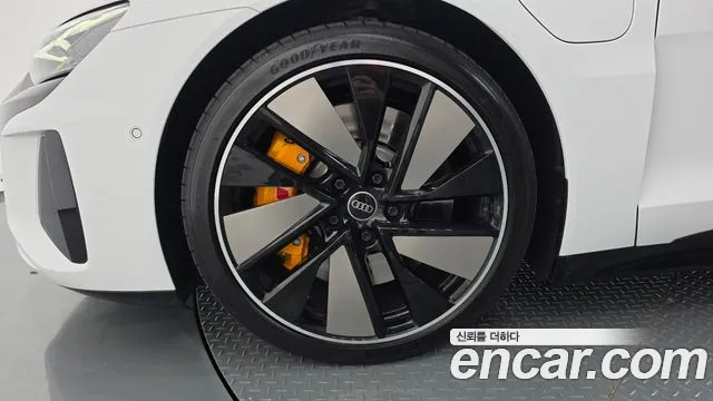 Audi e-tron GT 2023 thumb 5