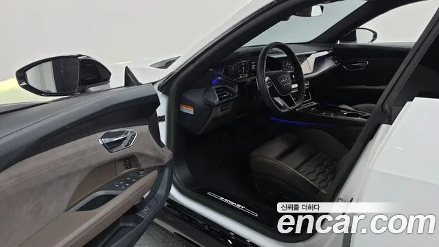 Audi e-tron GT 2023 thumb 10