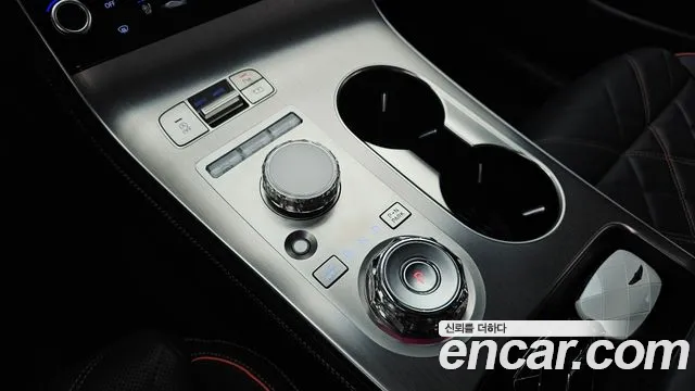 Genesis GV70 2024 thumb 8