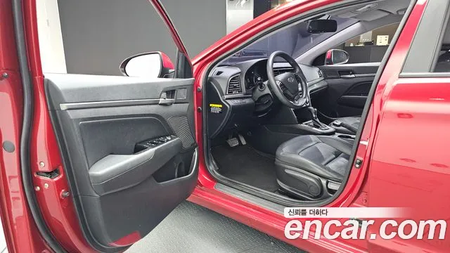Hyundai Avante 2017 thumb 10