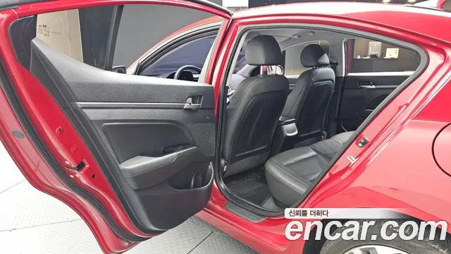 Hyundai Avante 2017 thumb 12