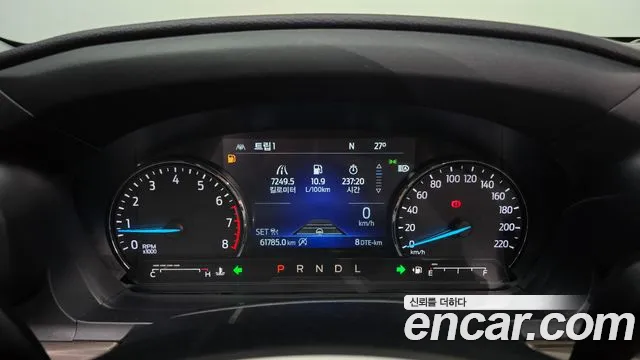 Ford Explorer 2021 thumb 7